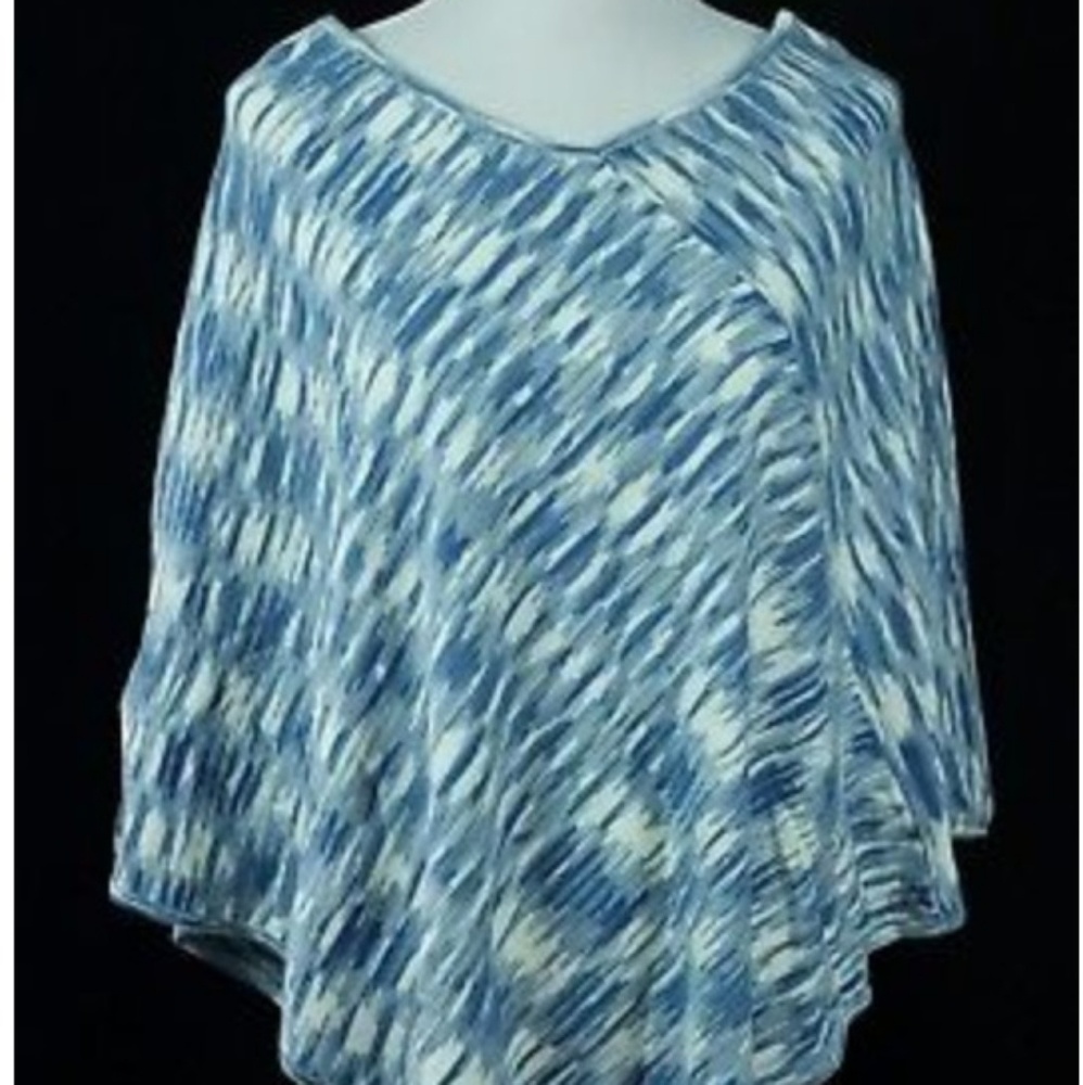 Currency 💙 Ikat Light blue and white Poncho